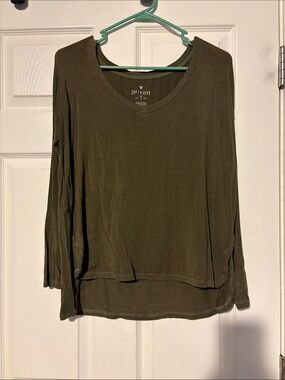 American Eagle Outfitters Olive Green V-Neck Long Sleeve Tee